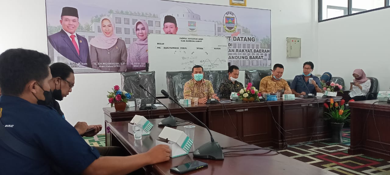 audiensi-pwi-kbb-dengan-dprd-kbb-21101302072387.jpeg