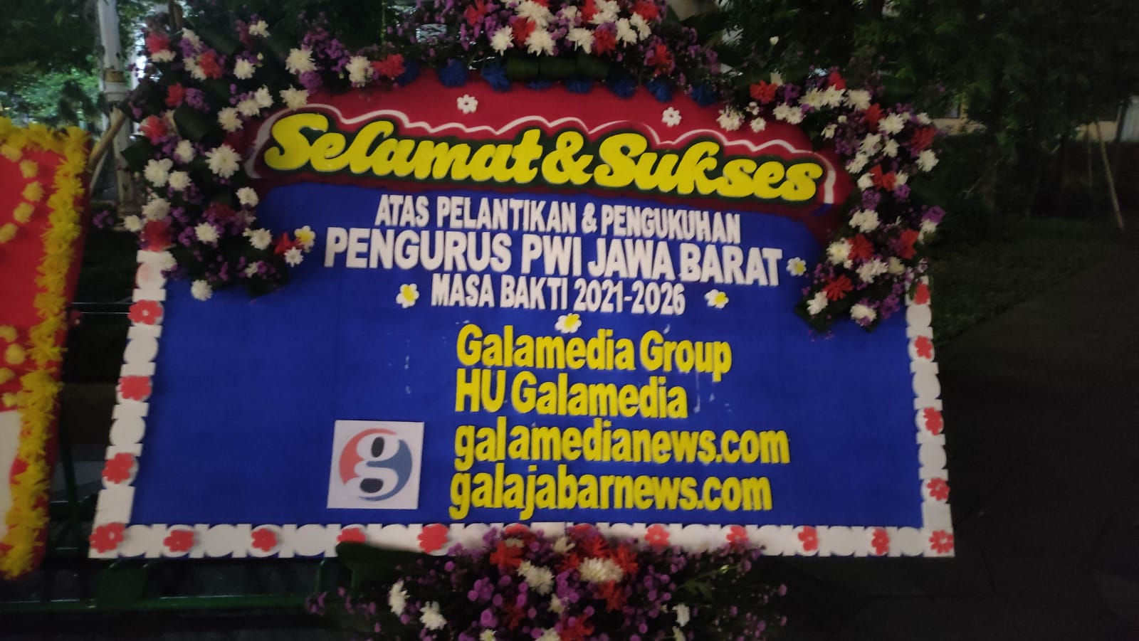 karangan-bunga-pelantikan-dan-pengukuhan-pengurus-pwi-jawa-barat-2021-2026-21102602062961.jpeg